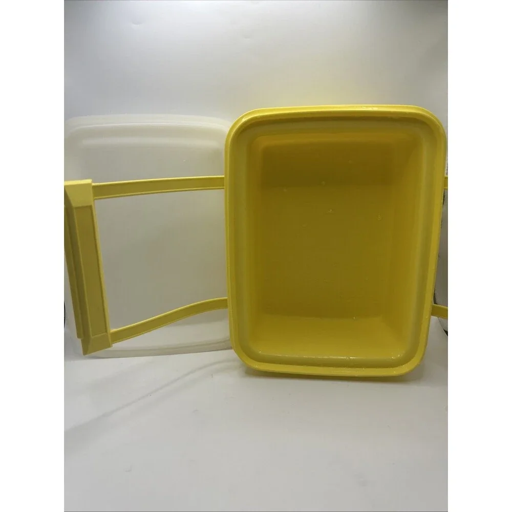 Vintage TUPPERWARE Pack N Carry Lunchbox Yellow